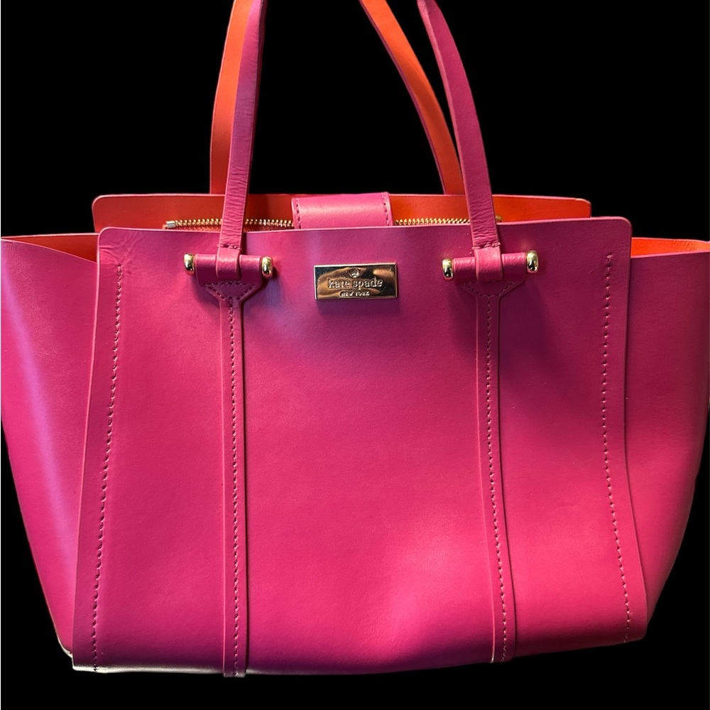Kate spade bag pretty sure it’s brand new but a couple flaws from storage